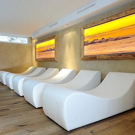 Otel Post Paznaun 4*